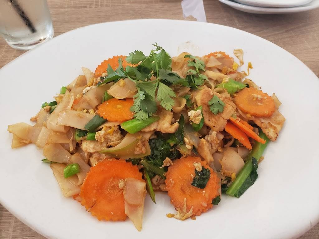 BKK thai kitchen + bar | restaurant | 3818 S Alameda St UNIT 36, Corpus Christi, TX 78411, USA | 3613341500 OR +1 361-334-1500