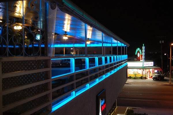 Moonlight Restaurant | restaurant | 18000 Ventura Blvd, Encino, CA 91316, USA | 8187571235 OR +1 818-757-1235