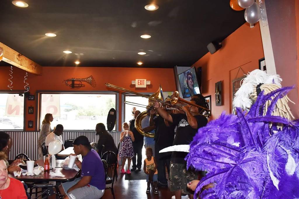 Chalmette Wings and Things | restaurant | 2407 Paris Rd suite a, Chalmette, LA 70043, USA | 5045927494 OR +1 504-592-7494