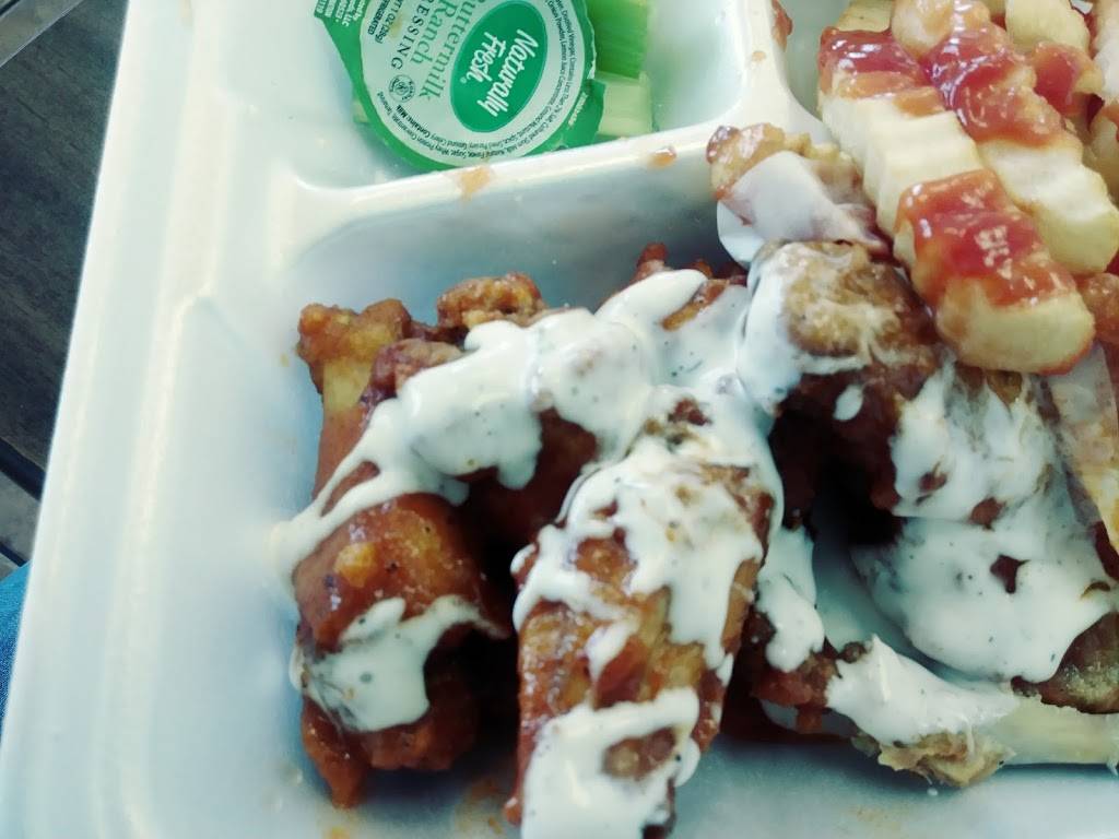 Wild Wings Station | restaurant | 7190 Winchester Rd, Memphis, TN 38125, USA | 9012493705 OR +1 901-249-3705