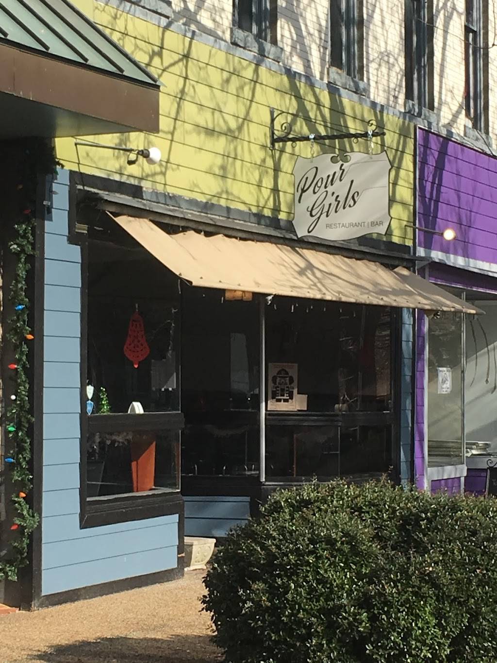 Pour Girls | restaurant | 17 E Queens Way, Hampton, VA 23669, USA | 7572245829 OR +1 757-224-5829