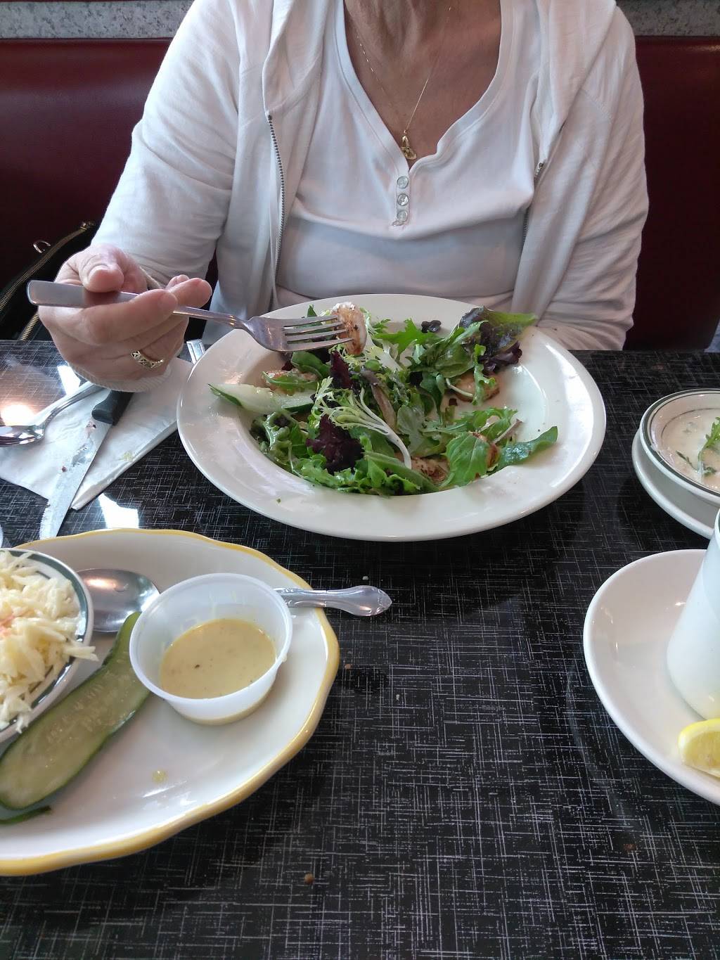 Mikes Olympic Grill Diner | restaurant | 2229, 1637 Forest Ave, Staten Island, NY 10302, USA | 7184428685 OR +1 718-442-8685