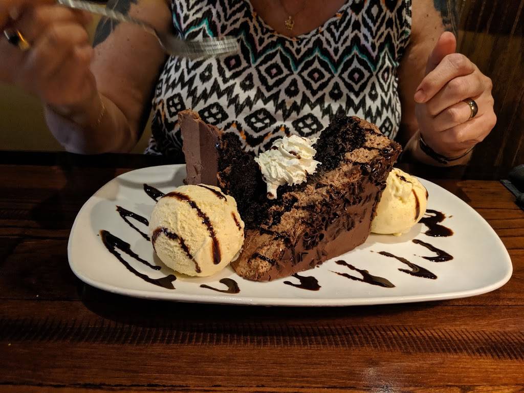 LongHorn Steakhouse | meal takeaway | 5460 W Oak Ridge Rd, Orlando, FL 32819, USA | 4073514679 OR +1 407-351-4679