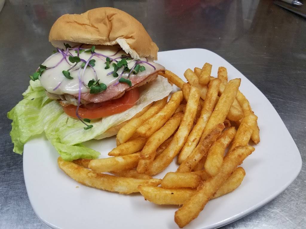 Brussels Countryside Diner | restaurant | 1356 County Rd DK, Brussels, WI 54204, USA | 9208257122 OR +1 920-825-7122