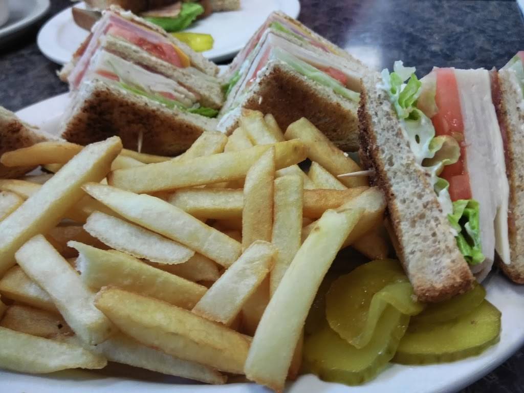 Jerrys Coney Island | restaurant | 5744 Highland Rd, Waterford Twp, MI 48327, USA | 2486733345 OR +1 248-673-3345