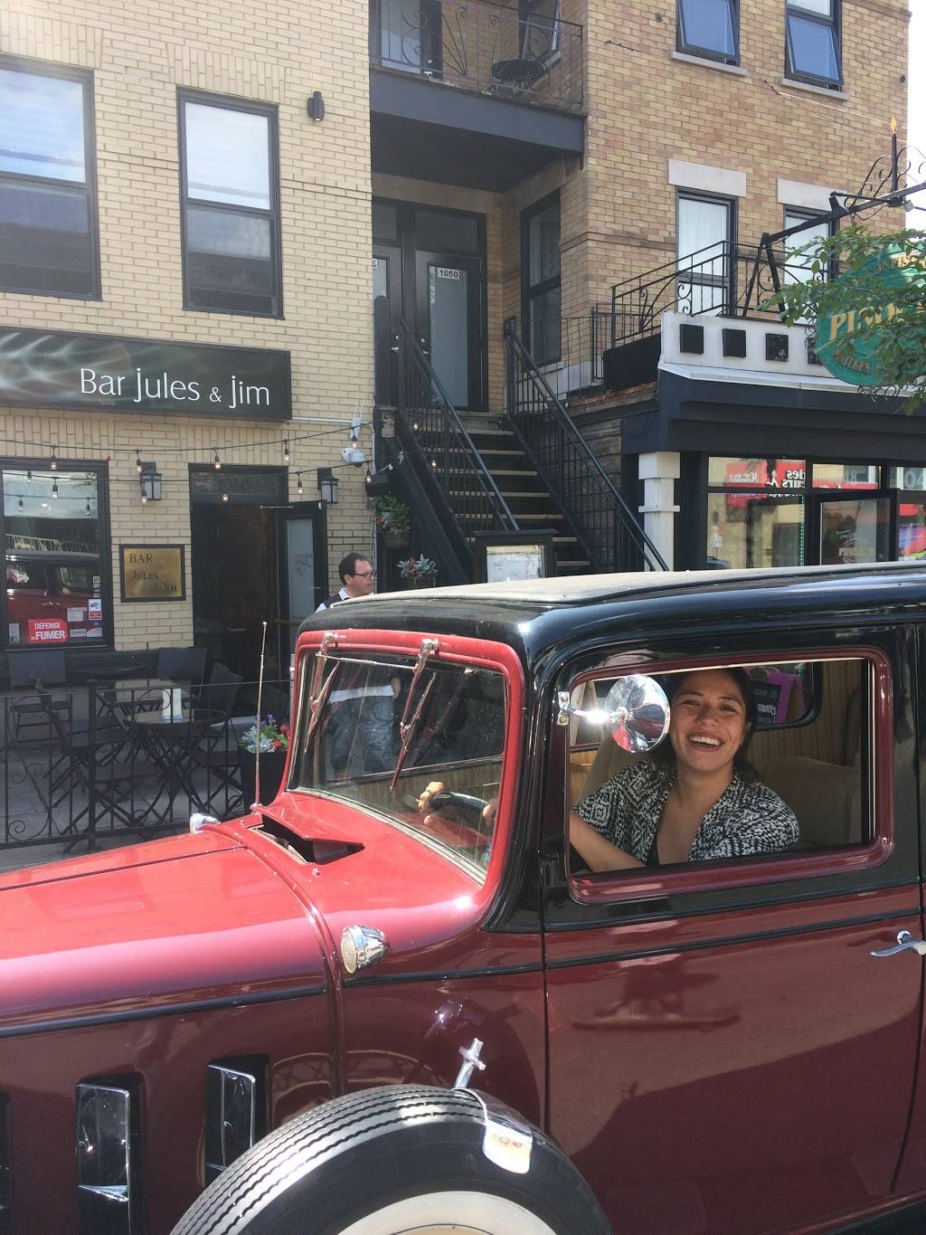 Jules Et Jim (Le) | night club | 1060 Avenue Cartier, Québec, QC G1R 2S5, Canada | 4185249570 OR +1 418-524-9570