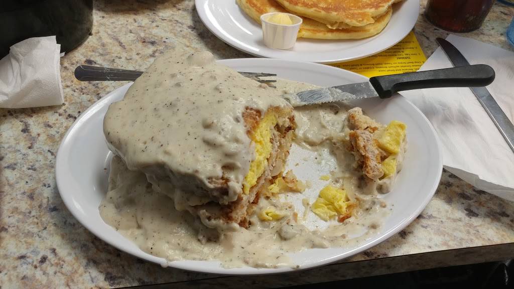 Charlie Browns Pancake & Steak House | bakery | 1038 N Main St, Indianapolis, IN 46224, USA | 3172432502 OR +1 317-243-2502