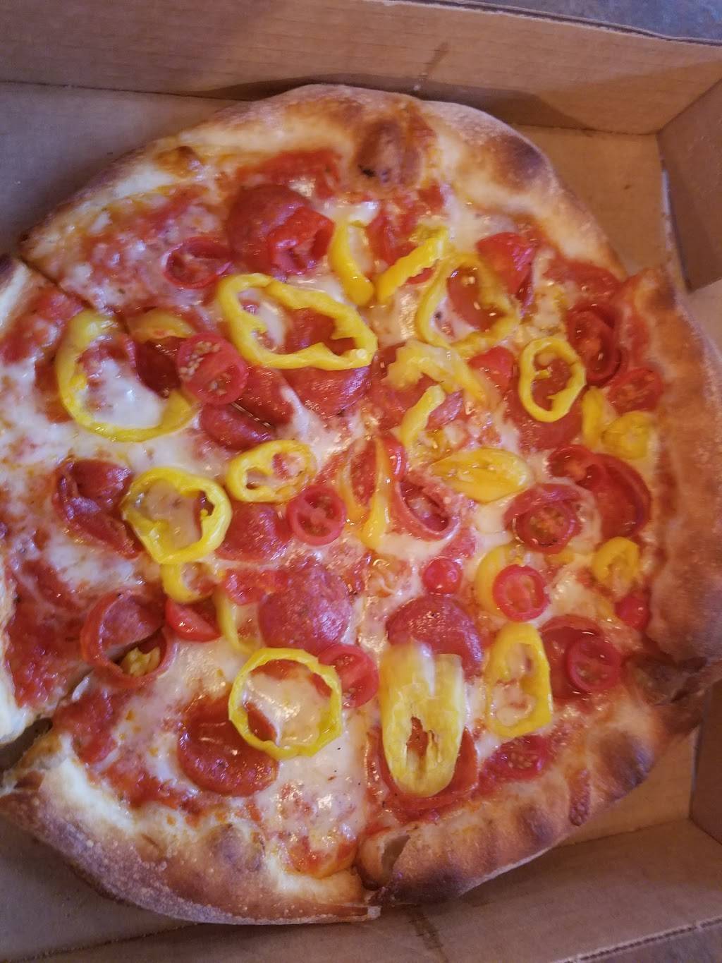 Luccis Place | restaurant | 405 E Main St, Kent, OH 44240, USA | 3306739833 OR +1 330-673-9833