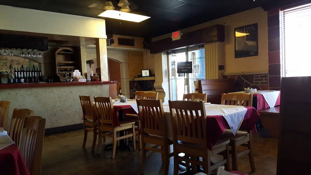 Giovannis Italian Restaurant | restaurant | 801 S Key Ave, Lampasas, TX 76550, USA | 5125563362 OR +1 512-556-3362