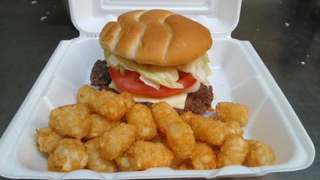 Halos Bar & Grill | restaurant | 215 E Water St, Alexandria, IN 46001, USA | 7657247520 OR +1 765-724-7520