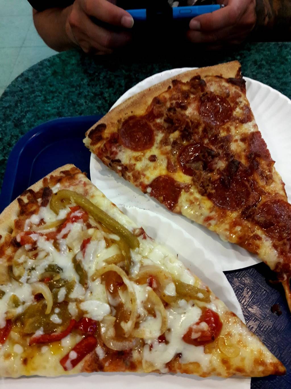 Holyoke Pizza | restaurant | 213 South St, Holyoke, MA 01040, USA | 4135322555 OR +1 413-532-2555