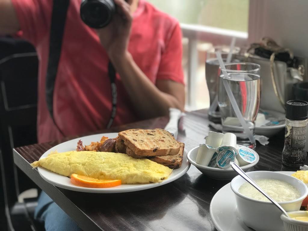 Famous Toastery | restaurant | 8933 J M Keynes Dr #2, Charlotte, NC 28262, USA | 7045039599 OR +1 704-503-9599