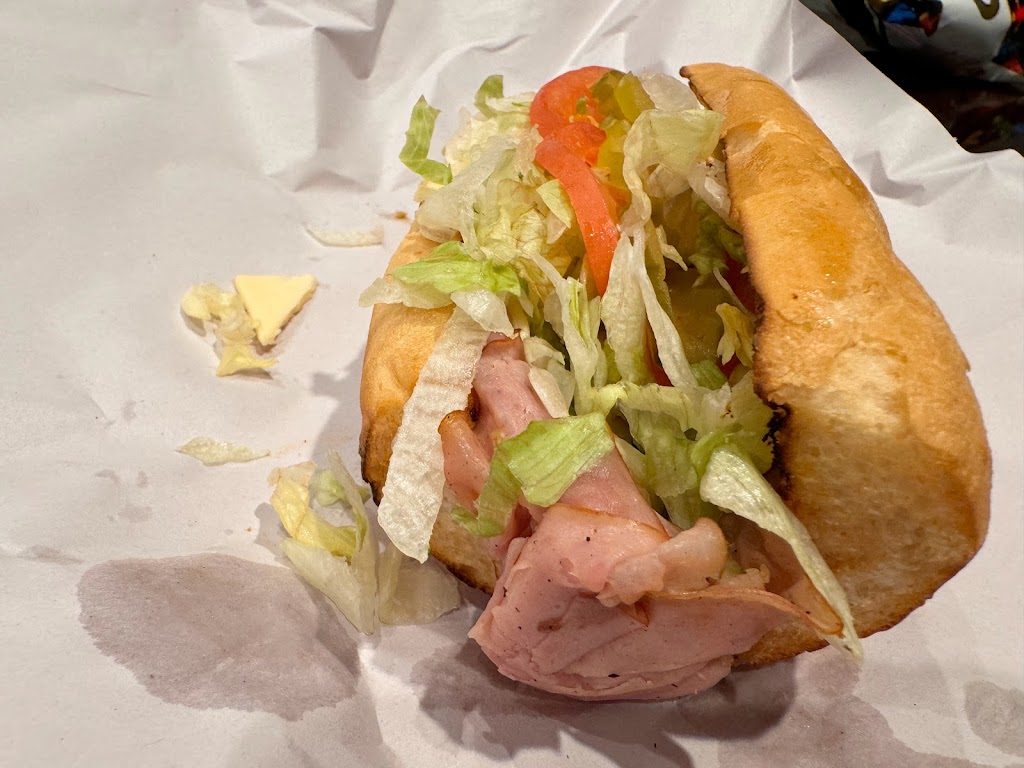 Big Bear Po Boys | restaurant | 2010 America St, Mandeville, LA 70448, USA | 9856294001 OR +1 985-629-4001