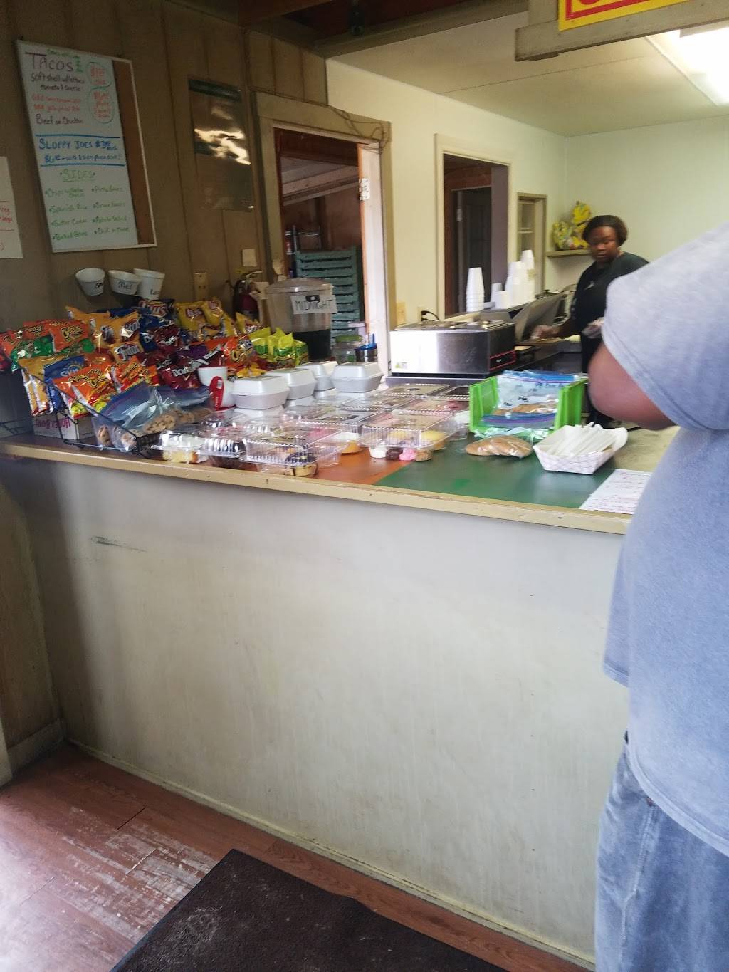 Yalls Barbecue and Produce | restaurant | 1515 County Rd 24, Tyler, TX 75705, USA | 9035666534 OR +1 903-566-6534