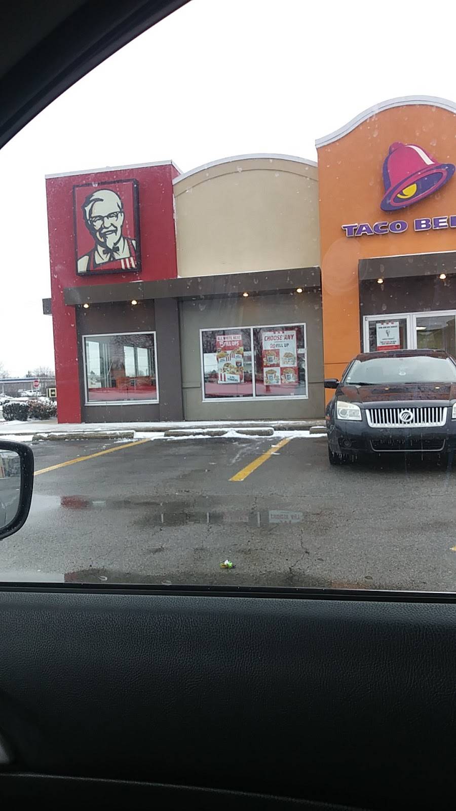 KFC | restaurant | 5662 Georgetown Rd, Indianapolis, IN 46254, USA | 3173887625 OR +1 317-388-7625