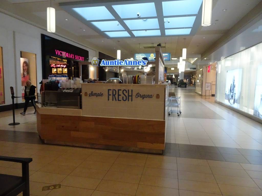 Auntie Annes | restaurant | 115 E Towne Mall, Madison, WI 53704, USA | 6086632722 OR +1 608-663-2722