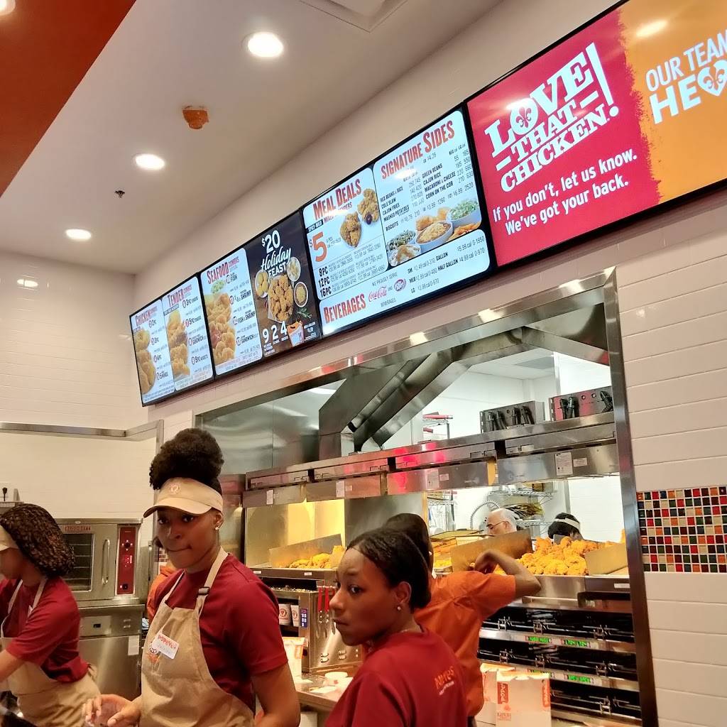Popeyes Louisiana Kitchen | restaurant | 55 Parsonage Rd, Edison, NJ 08837, USA | 9082270391 OR +1 908-227-0391