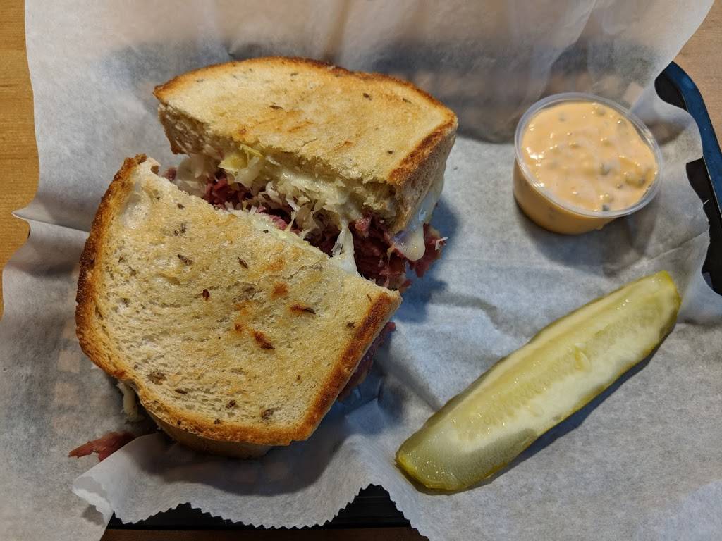 Thee New Green Street Tavern | restaurant | 37700 Green St, New Baltimore, MI 48047, USA | 5867256700 OR +1 586-725-6700