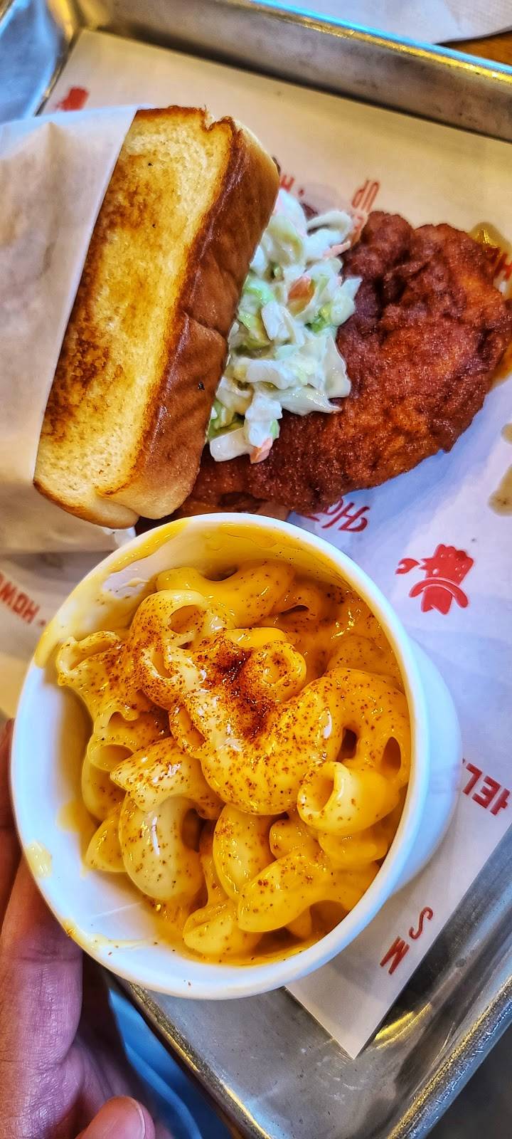 Howdy Hot Chicken | restaurant | 19922 Southwest Fwy, Sugar Land, TX 77479, USA | 8328474974 OR +1 832-847-4974