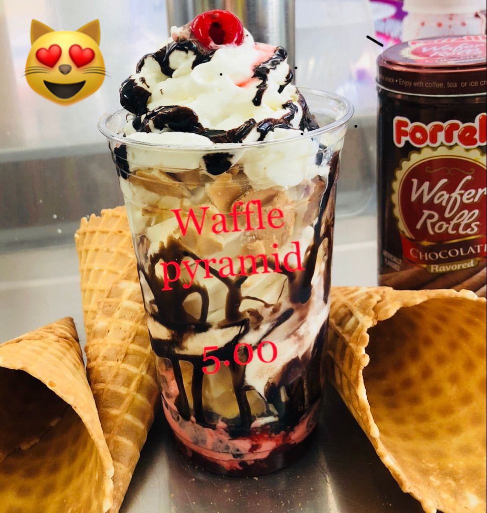 Bee Queen Dairy & Grill | meal takeaway | 14700 E 9 Mile Rd, Eastpointe, MI 48021, USA | 3137075760 OR +1 313-707-5760