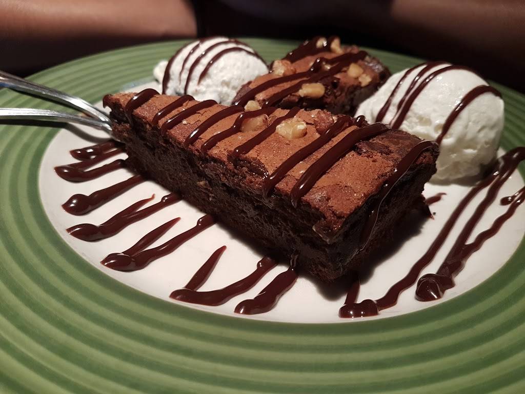 Applebees | restaurant | 2250 Division Rd, Windsor, ON N8W 5X5, Canada | 5199741122 OR +1 519-974-1122