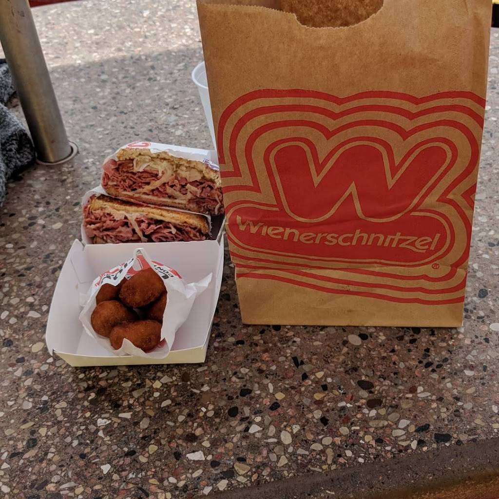 Wienerschnitzel | restaurant | 13317 Whittier Blvd, Whittier, CA 90601, USA | 5626985559 OR +1 562-698-5559