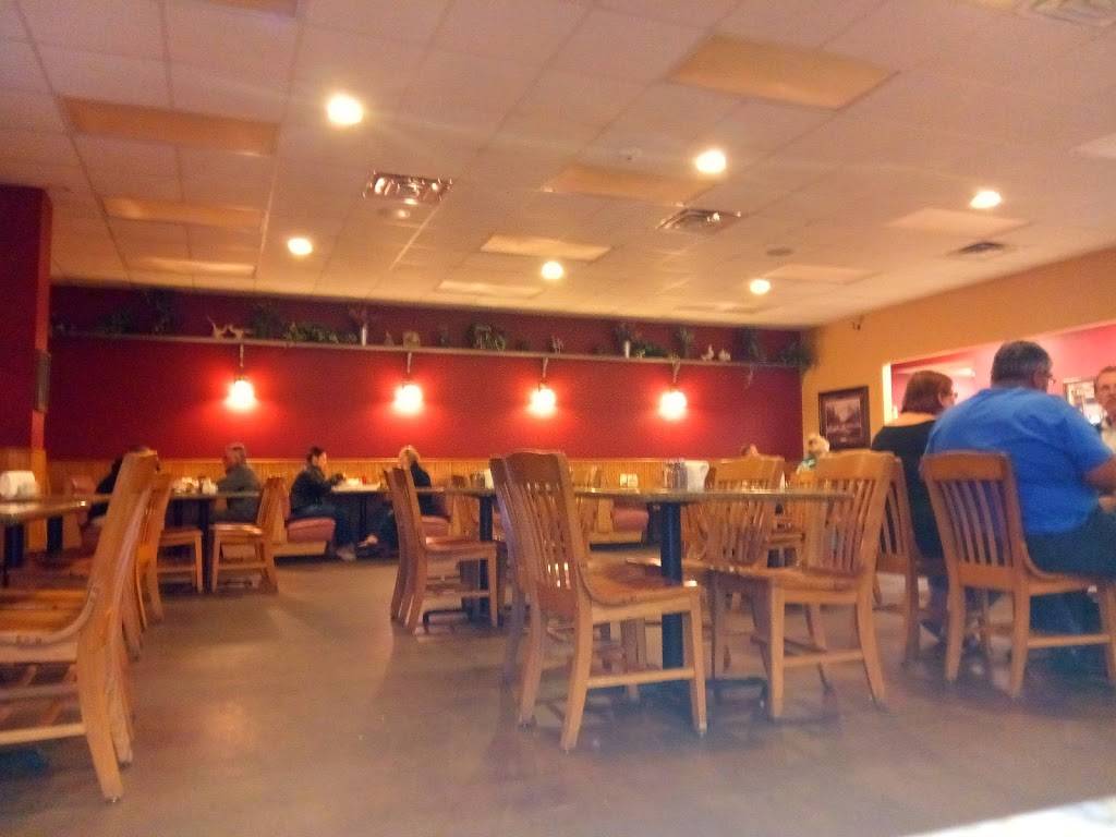 Wolf Den Family Restaurant | restaurant | 1901 W California St, Gainesville, TX 76240, USA | 9406659653 OR +1 940-665-9653