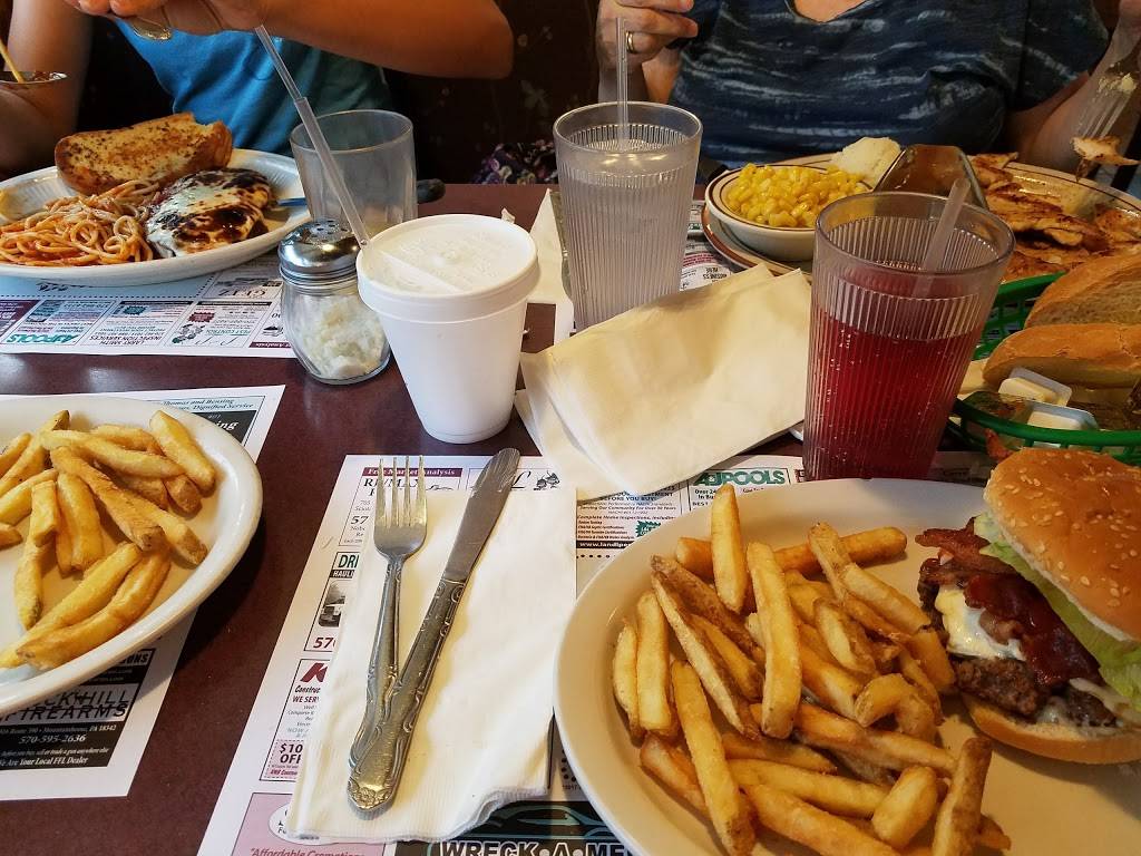 Chestnut Hill Diner | restaurant | RR 209, Brodheadsville, PA 18322, USA | 5709923222 OR +1 570-992-3222