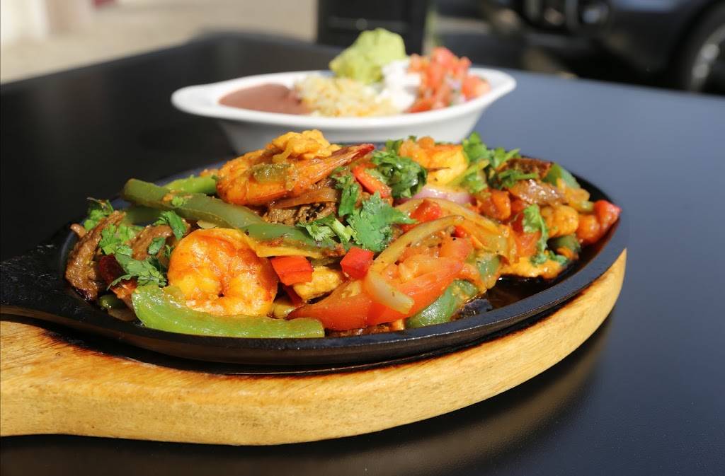 Rinconcito VIP | restaurant | 2911 Arlington Dr, Alexandria, VA 22306, USA | 7037652200 OR +1 703-765-2200