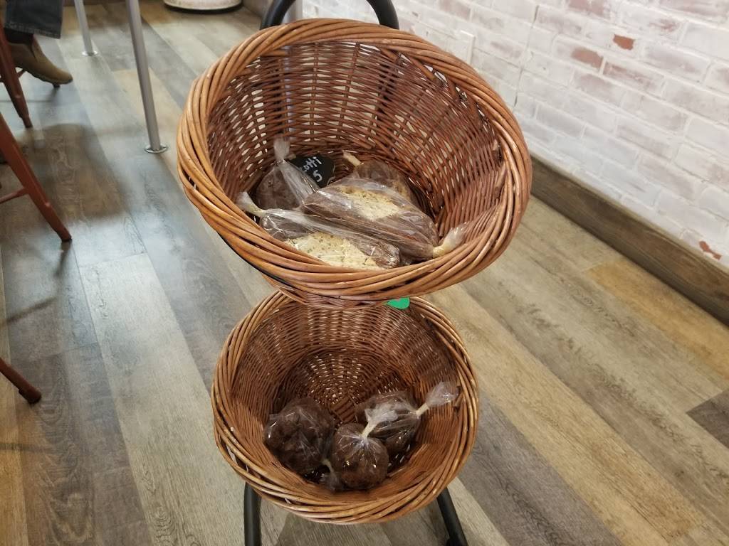 The "Little Italian" Place | restaurant | 2530 Pleasant Valley Rd, Placerville, CA 95667, USA | 5306211680 OR +1 530-621-1680