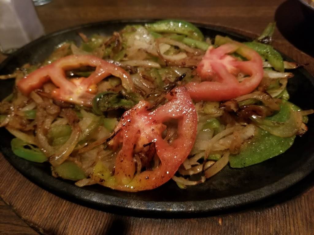 El Charro Restaurant & Cantina | restaurant | 2109 9th St, Greeley, CO 80631, USA | 9703528171 OR +1 970-352-8171