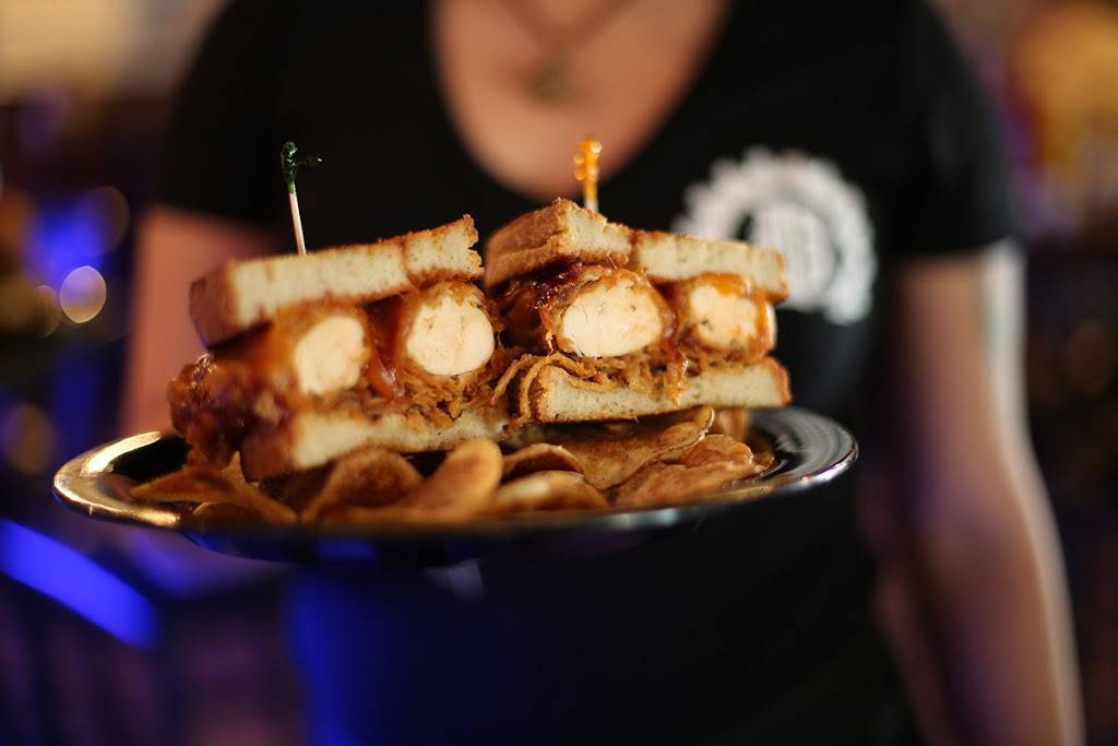 Detroit Burger Bar | restaurant | 32350 W 8 Mile Rd, Farmington Hills, MI 48336, USA | 2489876095 OR +1 248-987-6095