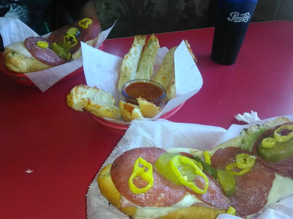 Votinos Pizza Kitchen | restaurant | 2515 Okeechobee Rd, Fort Pierce, FL 34947, USA | 7724614184 OR +1 772-461-4184