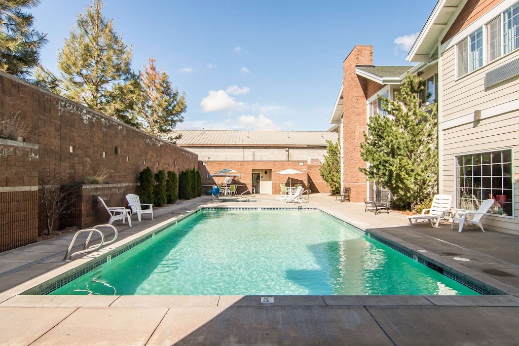 Comfort Inn & Suites | restaurant | 62065 SE 27th St, Bend, OR 97701, USA | 5416179696 OR +1 541-617-9696