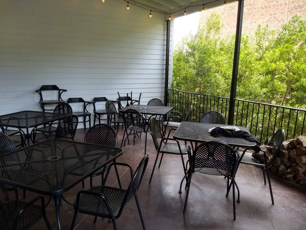 Grit Restaurant | restaurant | 2 Town Square Lane, Taylor, MS 38673, USA | 6626383922 OR +1 662-638-3922