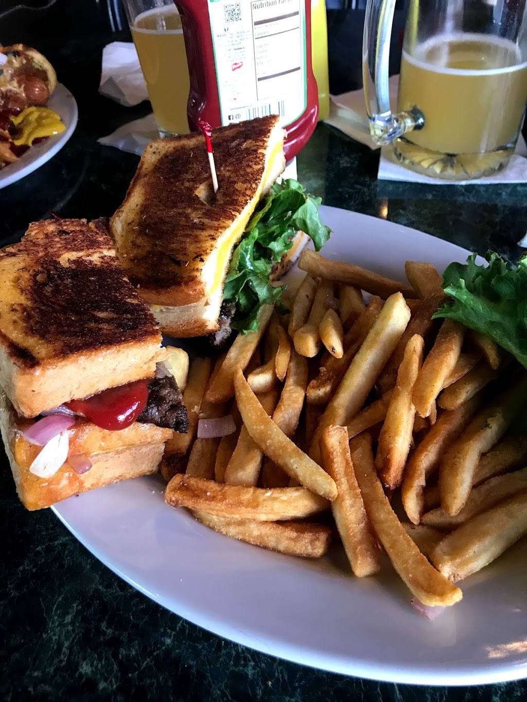 Bullys Sports Bar & Grill | restaurant | 3530 N Carson St, Carson City, NV 89706, USA | 7758842309 OR +1 775-884-2309