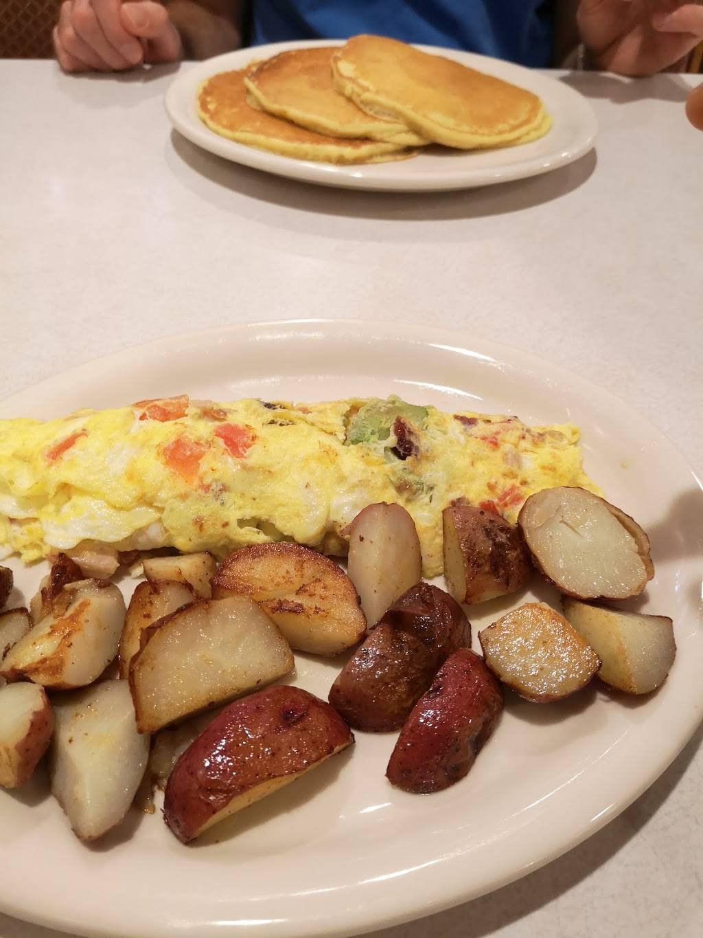 Nickis Omelette & Grill | restaurant | 6805 W Hillsborough Ave, Tampa, FL 33634, USA | 8138843447 OR +1 813-884-3447