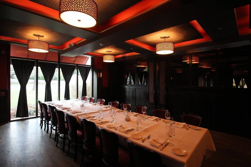 Blackstones Grille | restaurant | 2600 Post Rd, Southport, CT 06890, USA | 2039551470 OR +1 203-955-1470