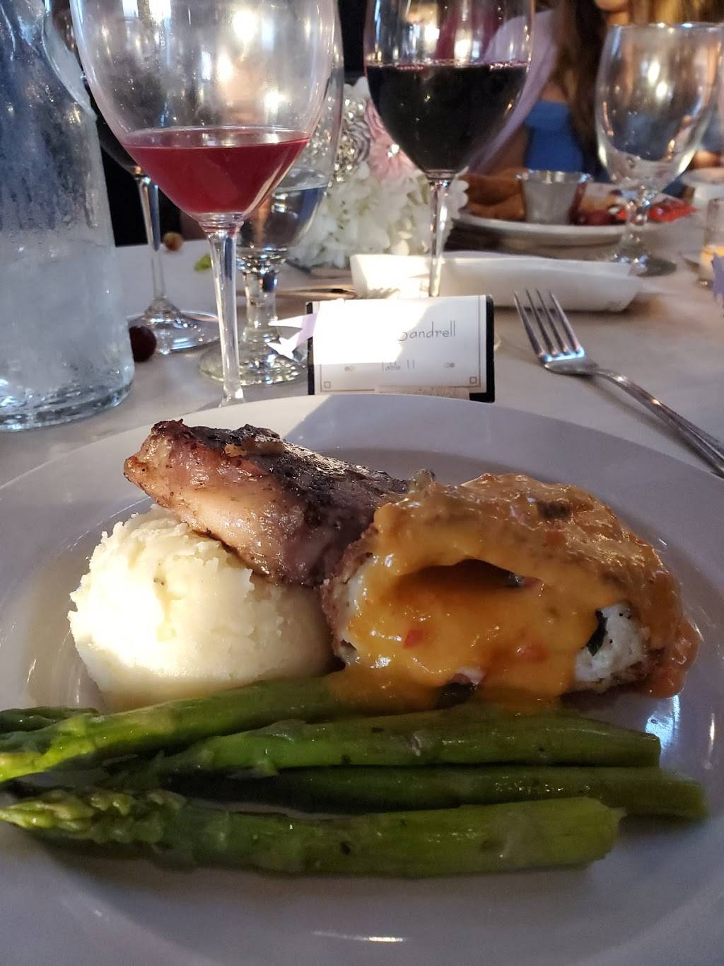 Chandler Hill Winery | restaurant | 596 Defiance Rd, Defiance, MO 63341, USA | 6367982675 OR +1 636-798-2675