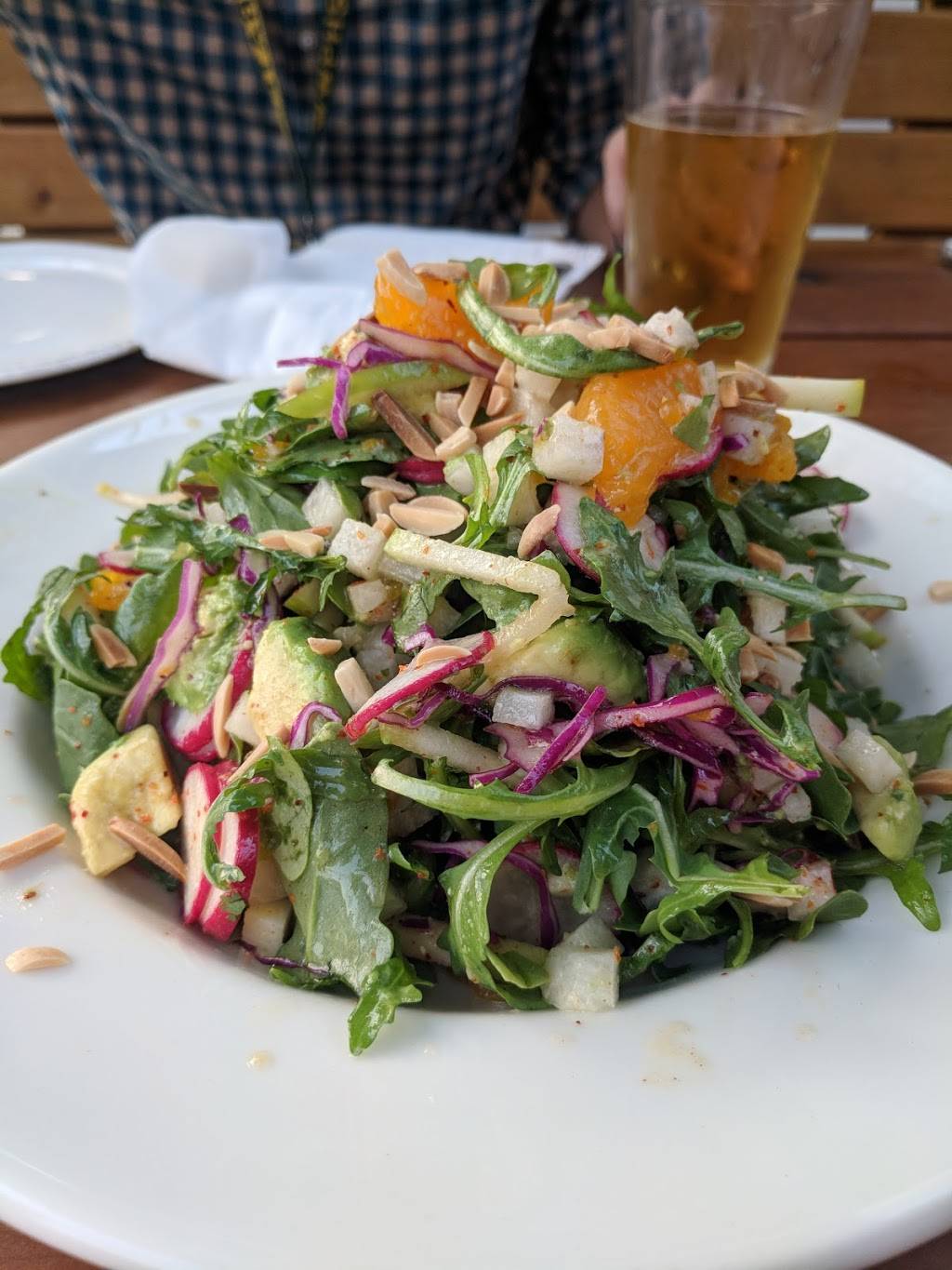 Bakersfield DET | restaurant | 3100 Woodward Ave, Detroit, MI 48201, USA | 3139747040 OR +1 313-974-7040