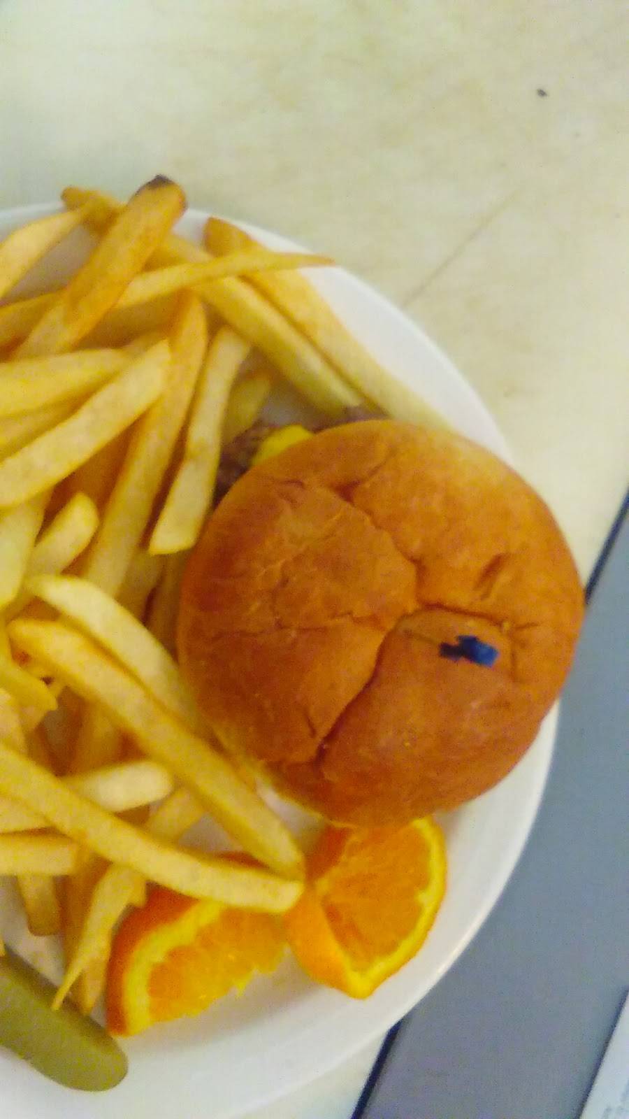 Cooks Corner | restaurant | 3998 N Bowling Green Poland Rd, Poland, IN 47868, USA | 8129863245 OR +1 812-986-3245