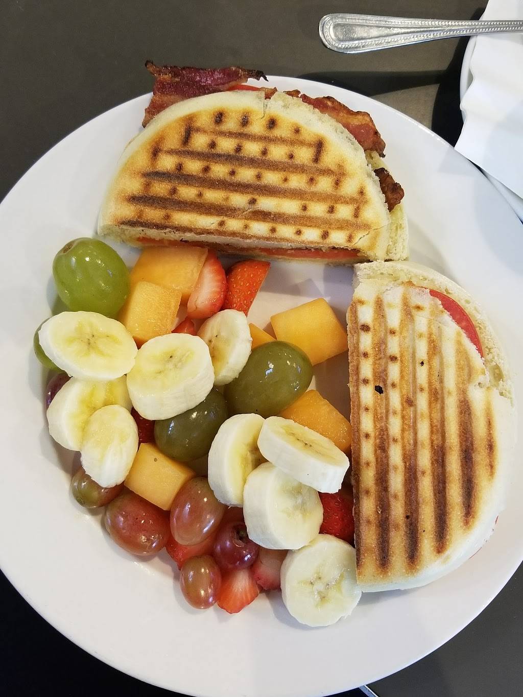 Tartine | bakery | 1106 1st St, Coronado, CA 92118, USA | 6194354323 OR +1 619-435-4323