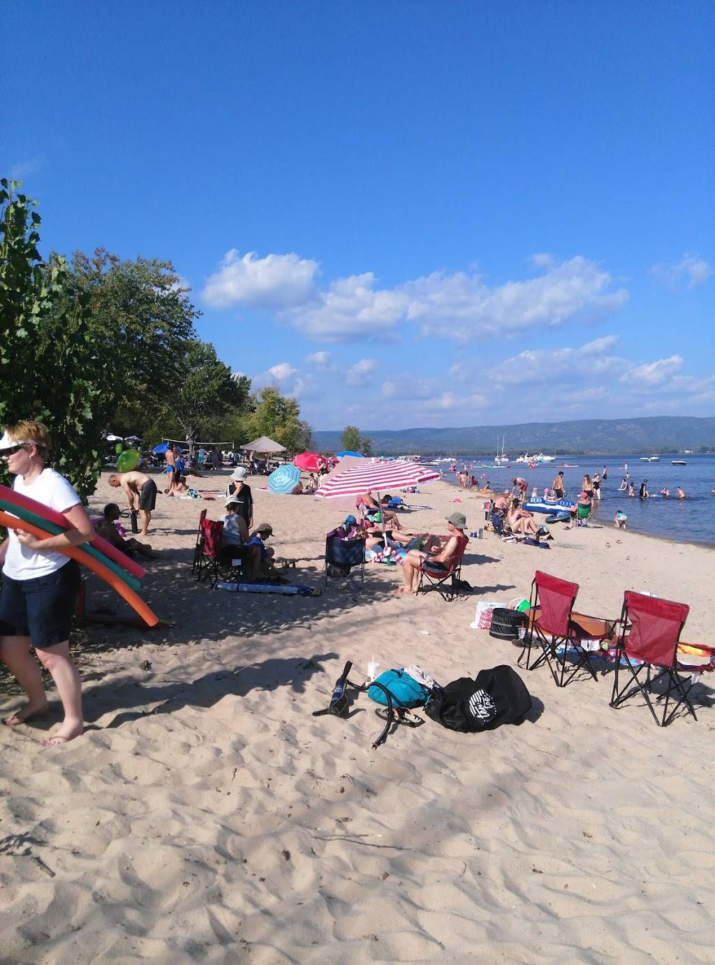 Point Dining Lounge | restaurant | 346 Bayview Dr, Woodlawn, ON K0A 3M0, Canada | 6138323013 OR +1 613-832-3013