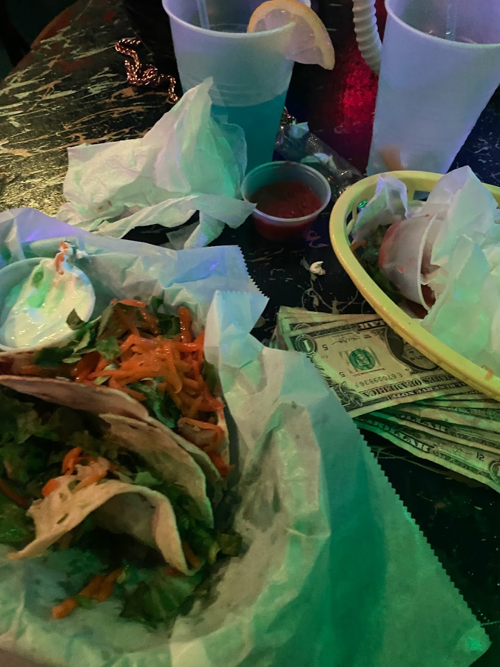 Neptunes Bar n Grill | restaurant | 304 University Ave, Newark, NJ 07102, USA | 9734566073 OR +1 973-456-6073