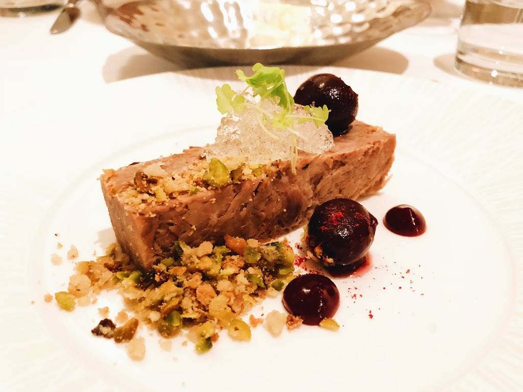 Auberge du Pommier | restaurant | 4150 Yonge St, North York, ON M2P 2C6, Canada | 4162222220 OR +1 416-222-2220