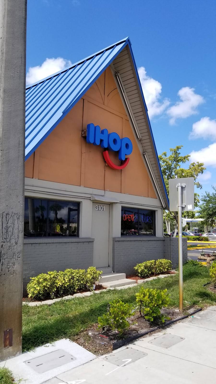 IHOP | restaurant | 3101 W Oakland Park Blvd, Fort Lauderdale, FL 33311, USA | 9547318249 OR +1 954-731-8249