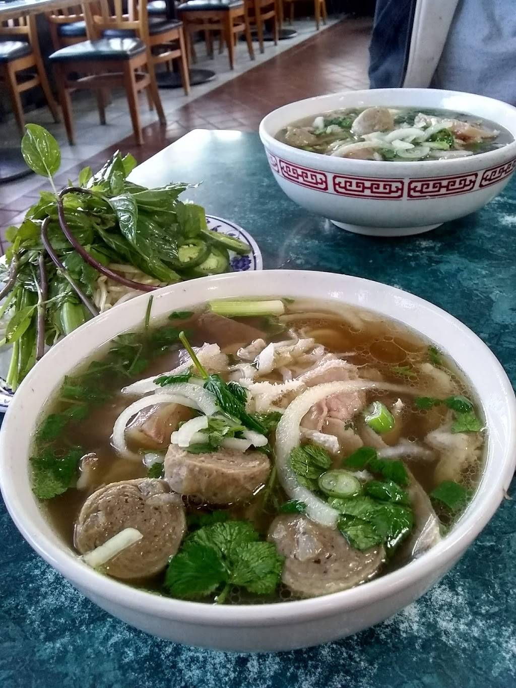 Phở Hòa Lão Vietnamese Restaurant | restaurant | 720 International Blvd, Oakland, CA 94606, USA | 5104516888 OR +1 510-451-6888