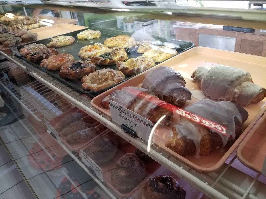 Kurt Schulz Deli & Restaurant | cafe | 8752 N Deerwood Dr, Milwaukee, WI 53209, USA | 4143541004 OR +1 414-354-1004