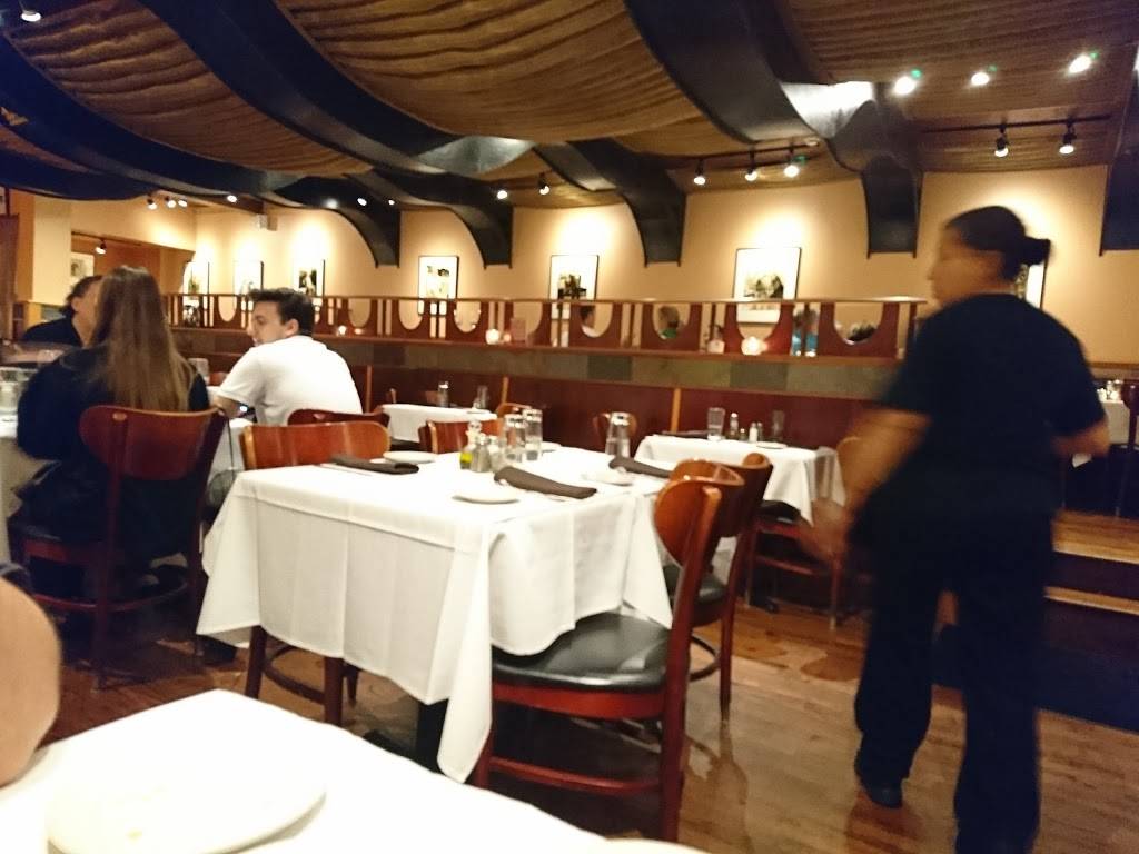 Francescas Intimo | restaurant | 293 E Illinois Rd, Lake Forest, IL 60045, USA | 8477359235 OR +1 847-735-9235