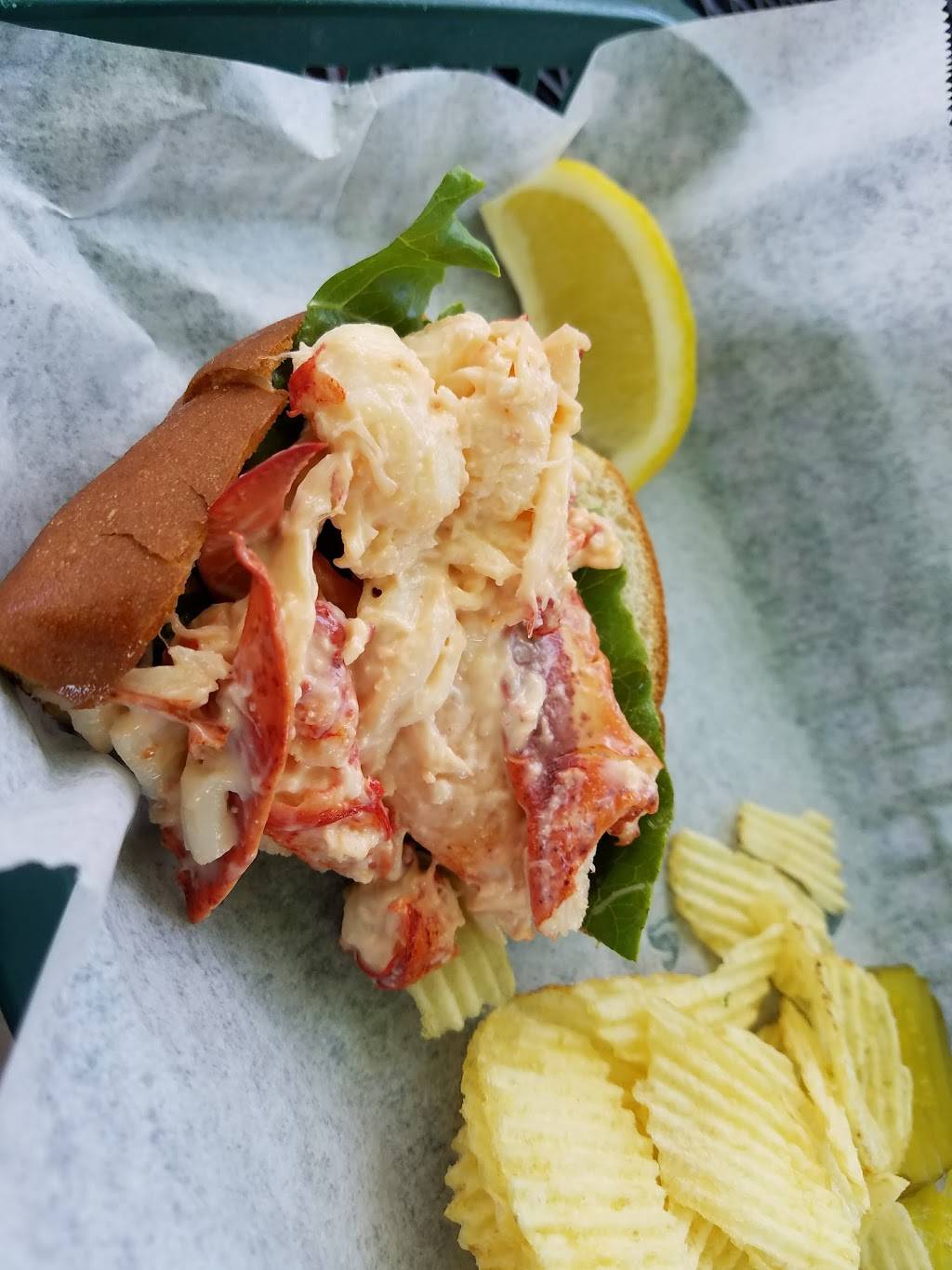 Dog & Pony Tavern | restaurant | 4 Rodick Pl, Bar Harbor, ME 04609, USA | 2072880900 OR +1 207-288-0900